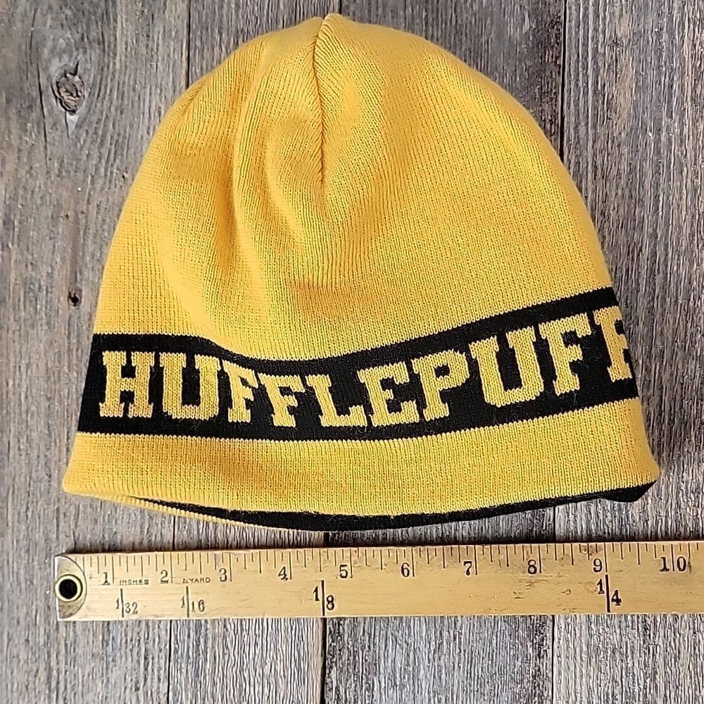 Harry Potter Hufflpuff beanie One Size - Picture 7 of 7